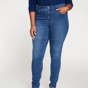 Universal Standard Seine Mid-rise Jeans 18L